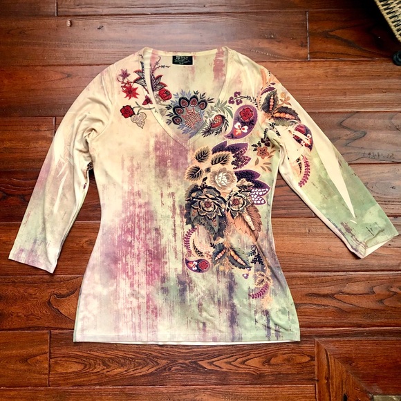 Tryst By Mathew Top Large Floral V Neck 3/4 Sleeve - Picture 1 of 5